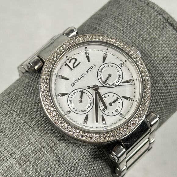 Michael Kors Women Watch Crystal Bezel Multifunction Day Date MK5779 New Battery - Picture 1 of 12
